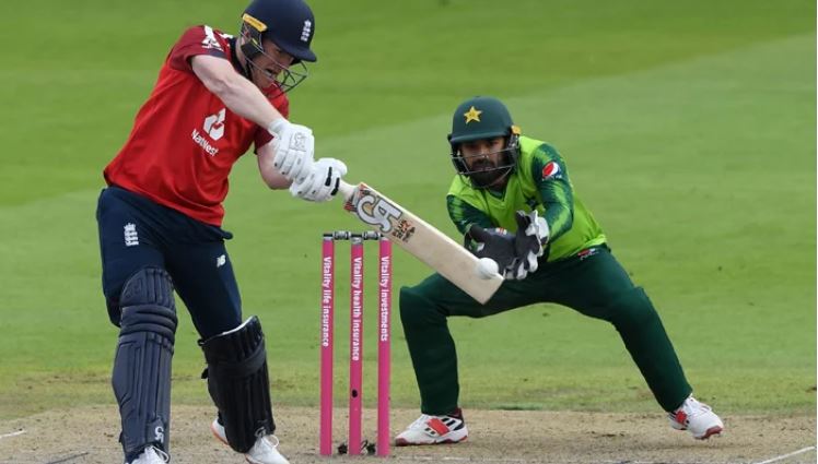 Poor bowling or Weak Captaincy? England beat Pakistan by 5 wickets T20